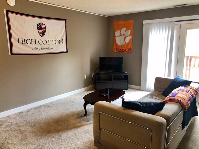 Building Photo - Roommate Matching Available in Harts Cove!