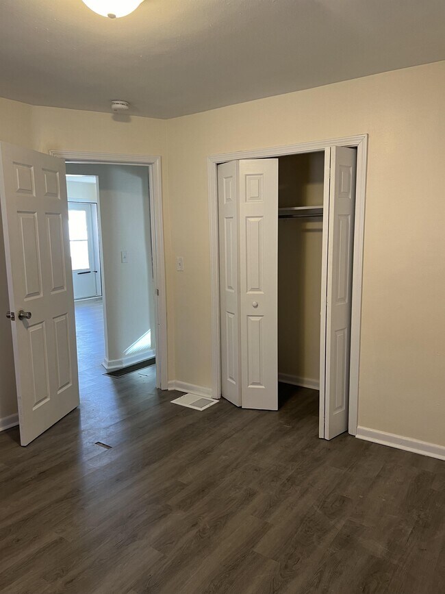 Foto del edificio - 3679-3685 Otterbein Ave