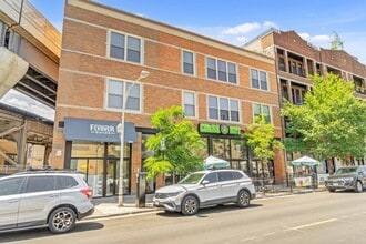 Building Photo - 3406 N Sheffield Ave