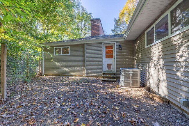 Foto del edificio - 3-Bedroom Ranch with Updated Kitchen