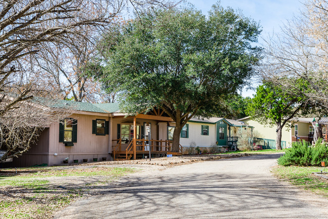 Foto del edificio - Cedar Oaks Mobile Home Park (55+)