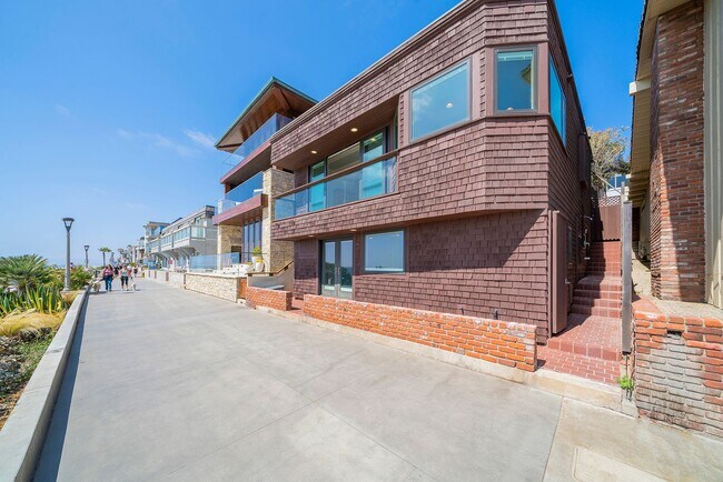 Foto del edificio - On The Strand.  Spectacular Ocean Views.  ...