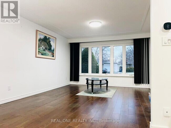 Photo du bâtiment - 642 Eaglemount Crescent