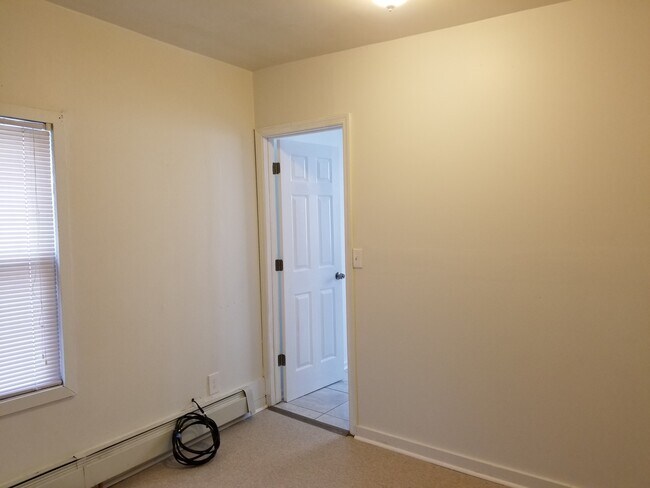 Dormitorio 1 - 161 16th Ave