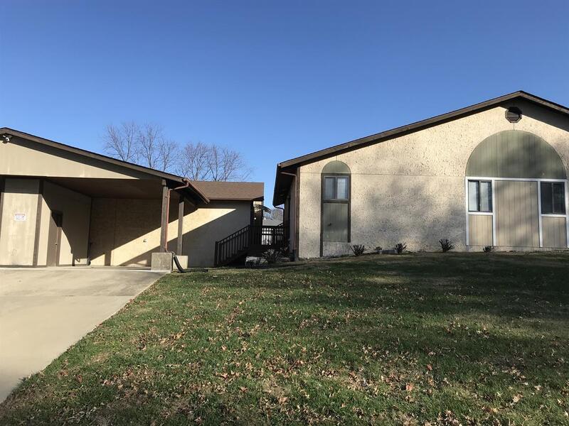21 Twin Oaks Dr, Belleville, IL 62221 Condo for Rent in Belleville