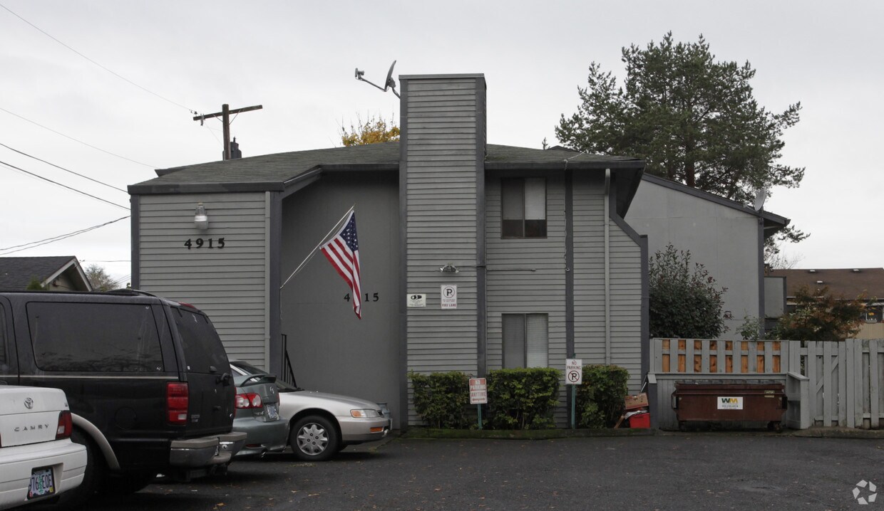 Building Photo - 4915 Lombard Ave