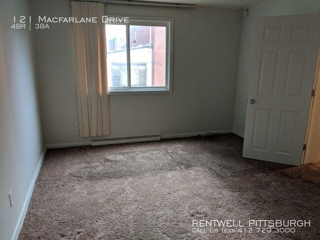 Building Photo - Gorgeous 4 bedroom in Penn Hills