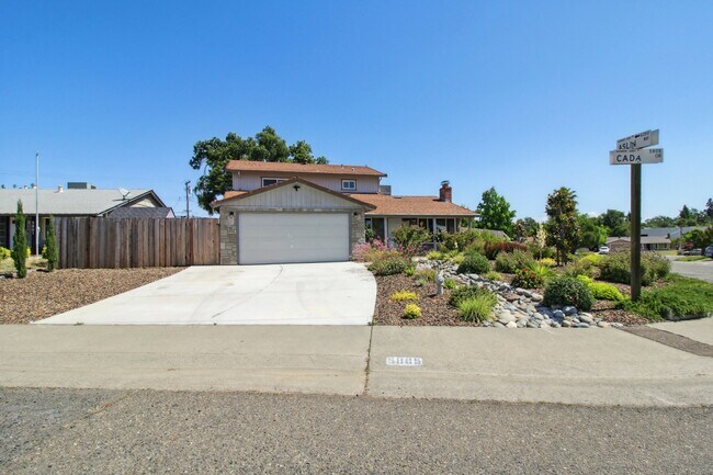 Building Photo - 5805 Cada Cir