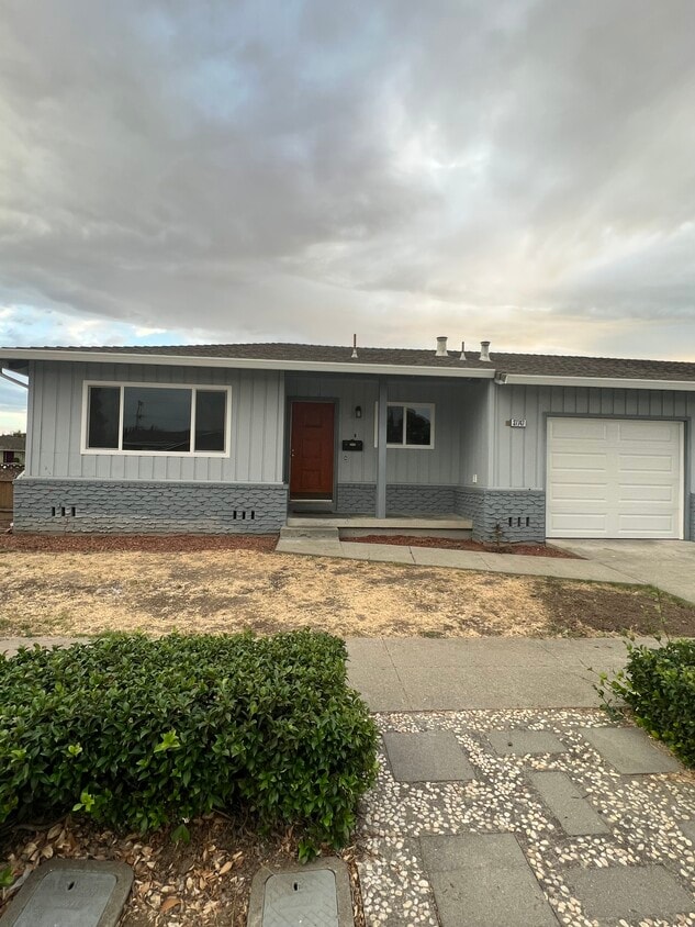 Primary Photo - 37747 Argyle Rd