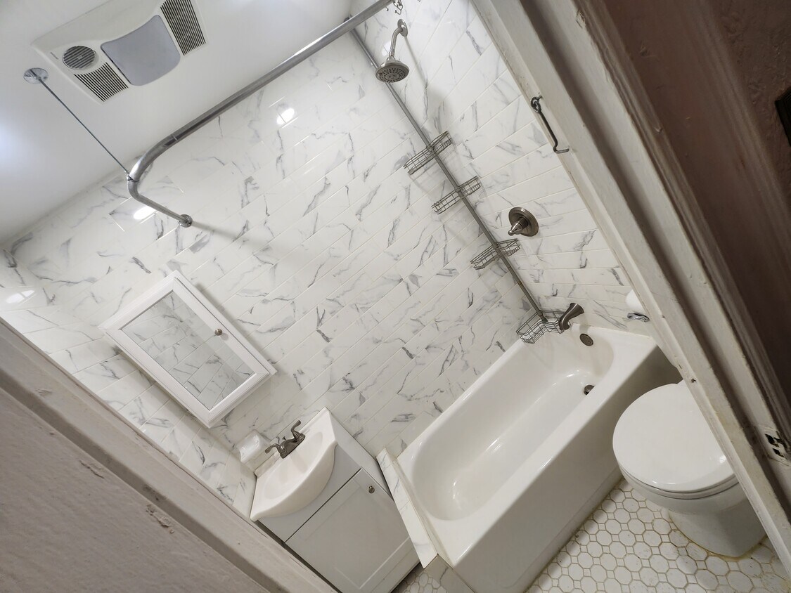 Primary Photo - 560 48th St