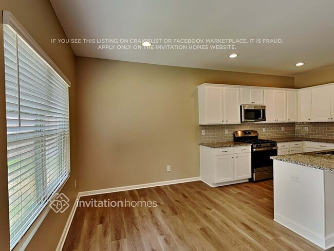 Building Photo - 544 S Fortune Way