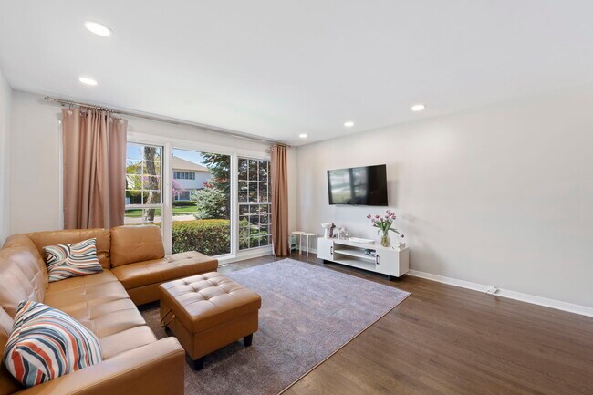 Building Photo - 8311 Kolmar Ave