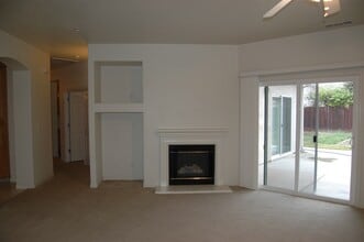Building Photo - 1631 Gillette Dr