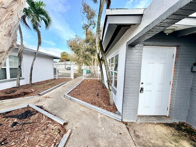 Foto del edificio - 5730 NW 27th Ct