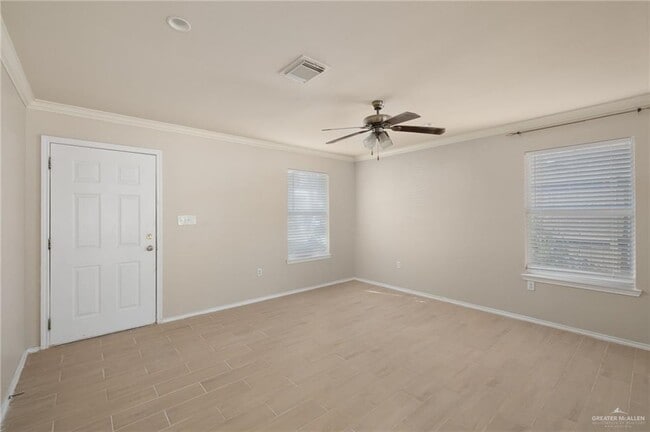 Building Photo - 16 Andrea Ave