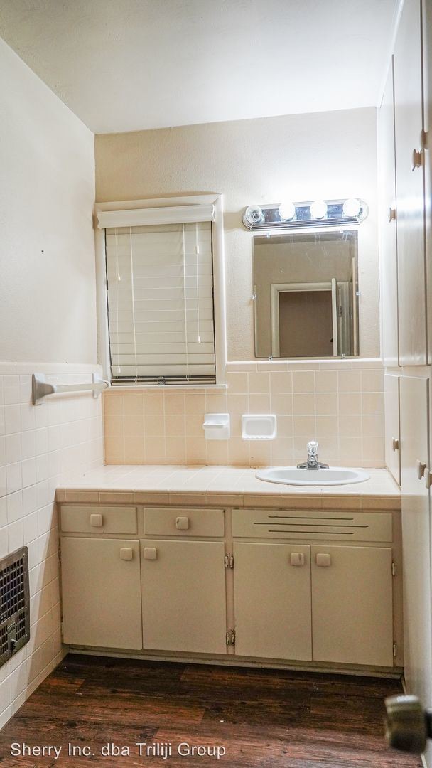 Foto del edificio - 3 br, 2 bath House - 1475 Warren Rd.