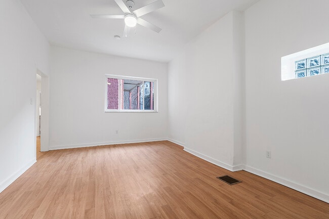Building Photo - 181 46th St