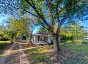 Building Photo - 1002 Barnhill St
