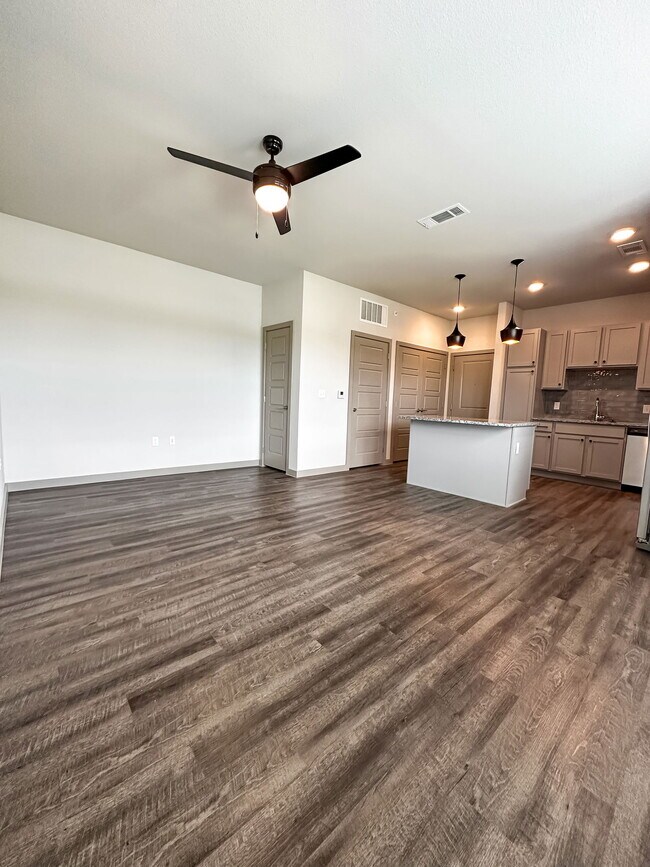 Foto del edificio - 3635 Marine Creek Pkwy