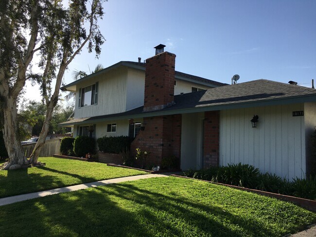 Building Photo - 18171 Mandarin Ln