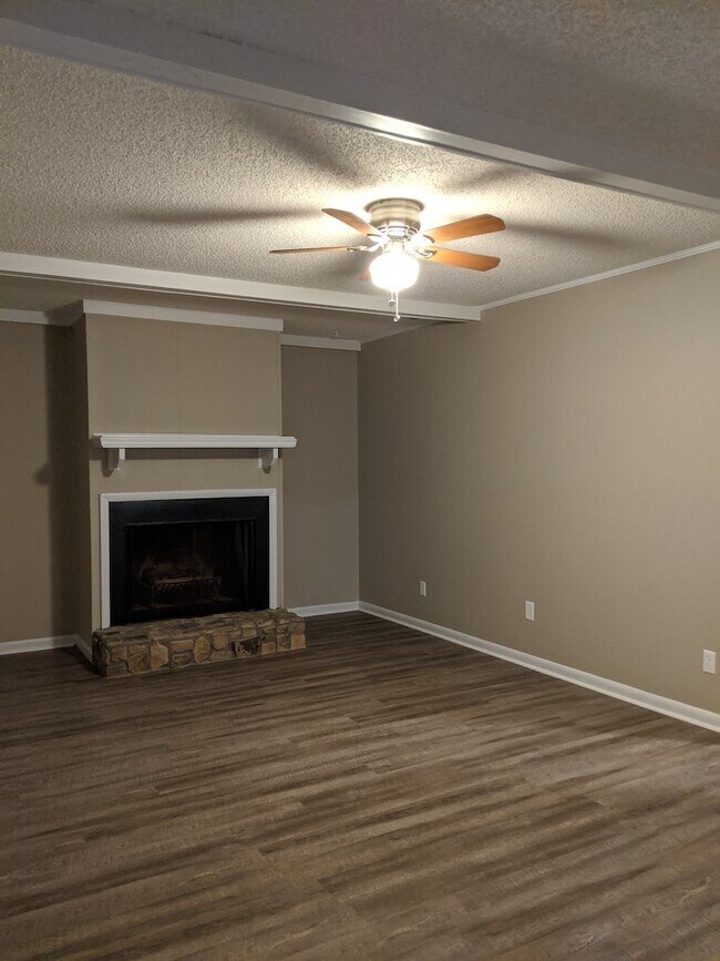 Foto del edificio - 4007 Fritz Ln