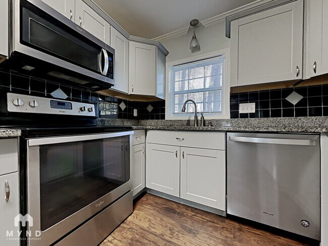 Foto del edificio - 4811 McAlpine Ln