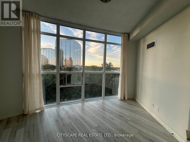 Building Photo - 80 Absolute Ave