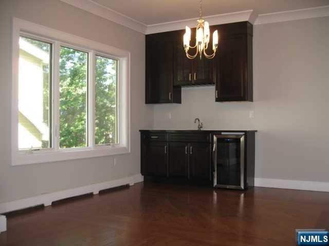 Building Photo - 818 Jassamine Way