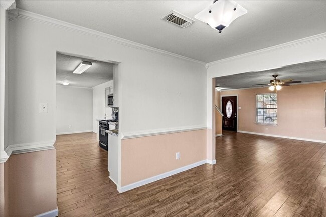 Building Photo - 158 Bristol Bend Ln