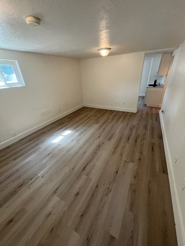 Foto del edificio - 616 N 300 E