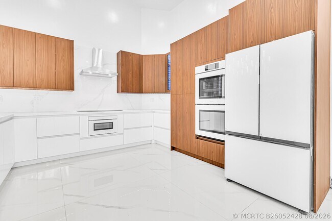 Building Photo - 5740 SW 33rd Terrace