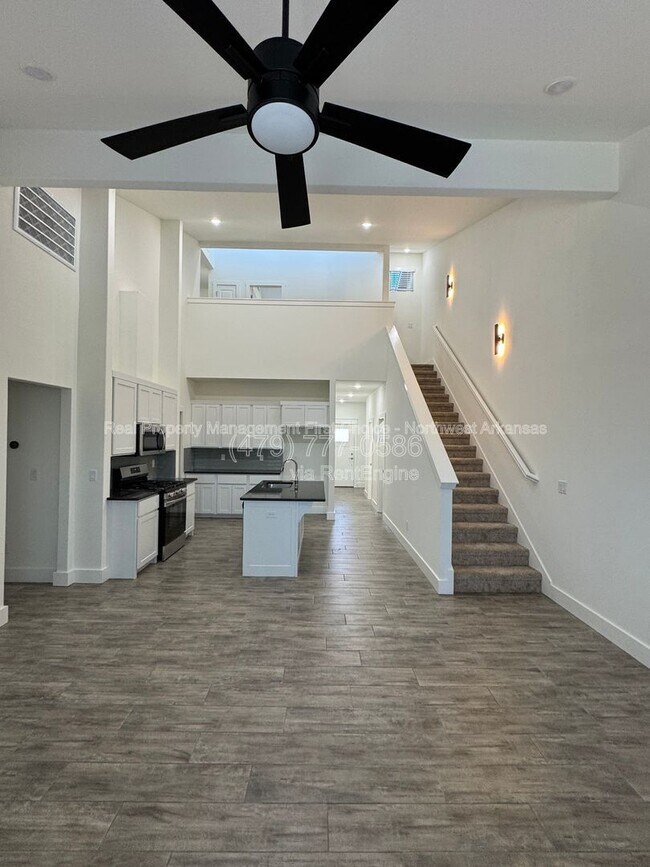 Building Photo - 720 Sun Meadow Dr