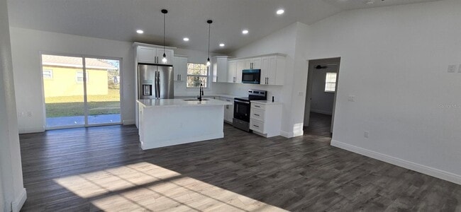 Building Photo - 2 Pine Terrace Way