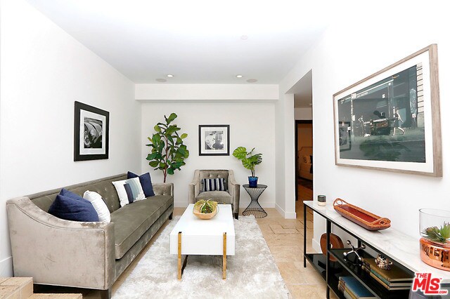 Building Photo - 8555 Ridpath Dr