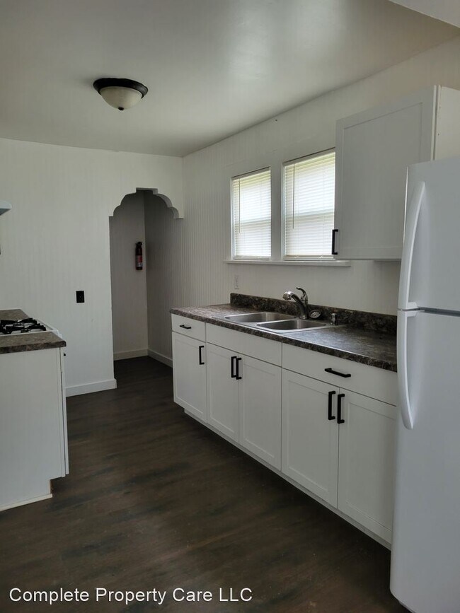 Building Photo - 3 br, 1 bath House - 2213 S Beacon