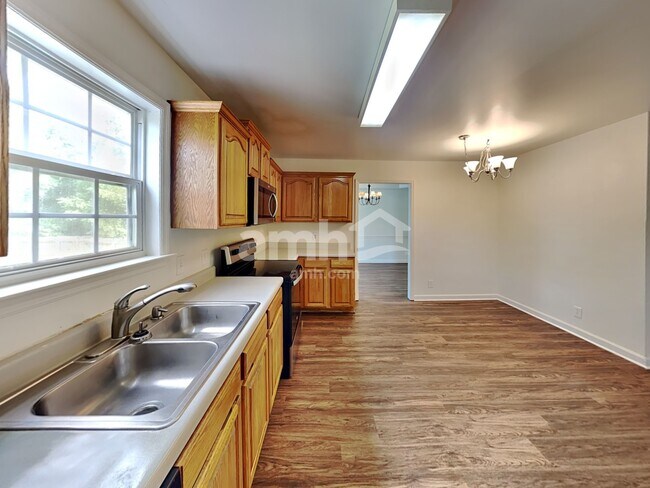 Foto del edificio - 524 Ryan Ave