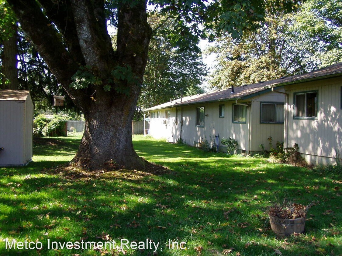 Primary Photo - 88210-88216 Millican Rd
