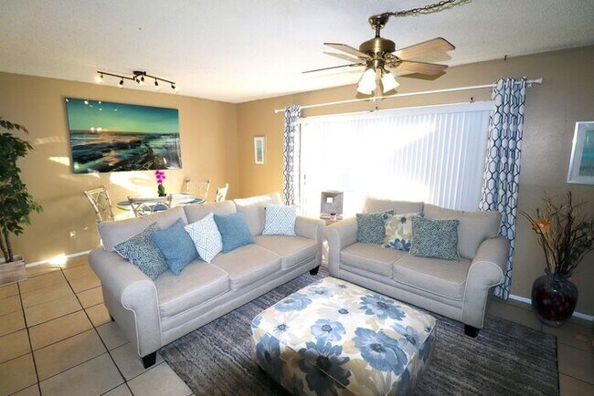Foto del edificio - One bedroom apt 7 or 12 months furnish or unfurnished. Apartamento disponible amueblado o sin mue...
