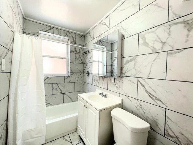 Foto del edificio - 7202 Lyndover Pl