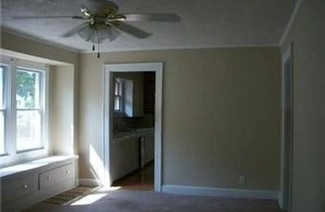 Foto del edificio - 3238 Webster Ave