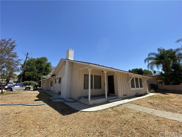 Building Photo - 587 W Blaine St