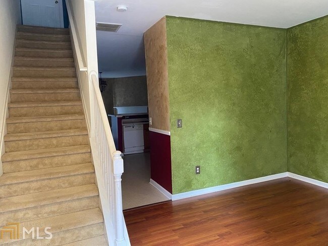 Building Photo - 310 Paden Cove Trail