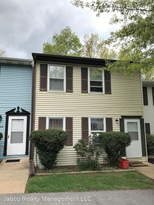 Primary Photo - 3 br, 1.5 bath House - 261 Oakwood Avenue