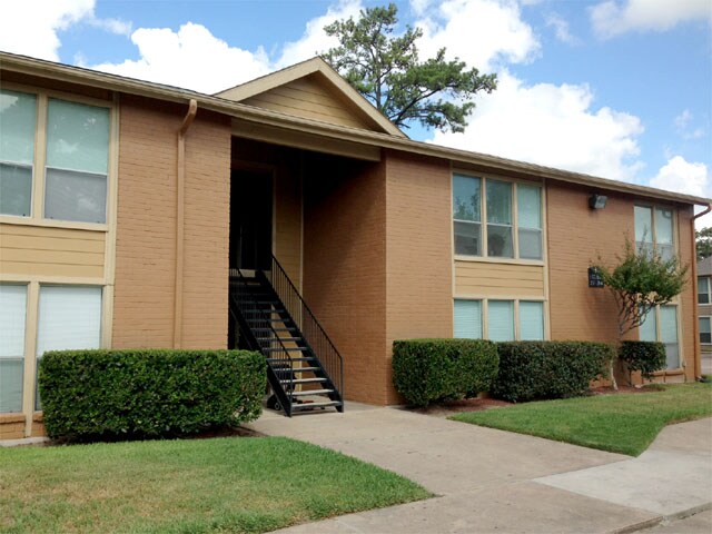 Primary Photo - 11902 Barwood Bend Dr