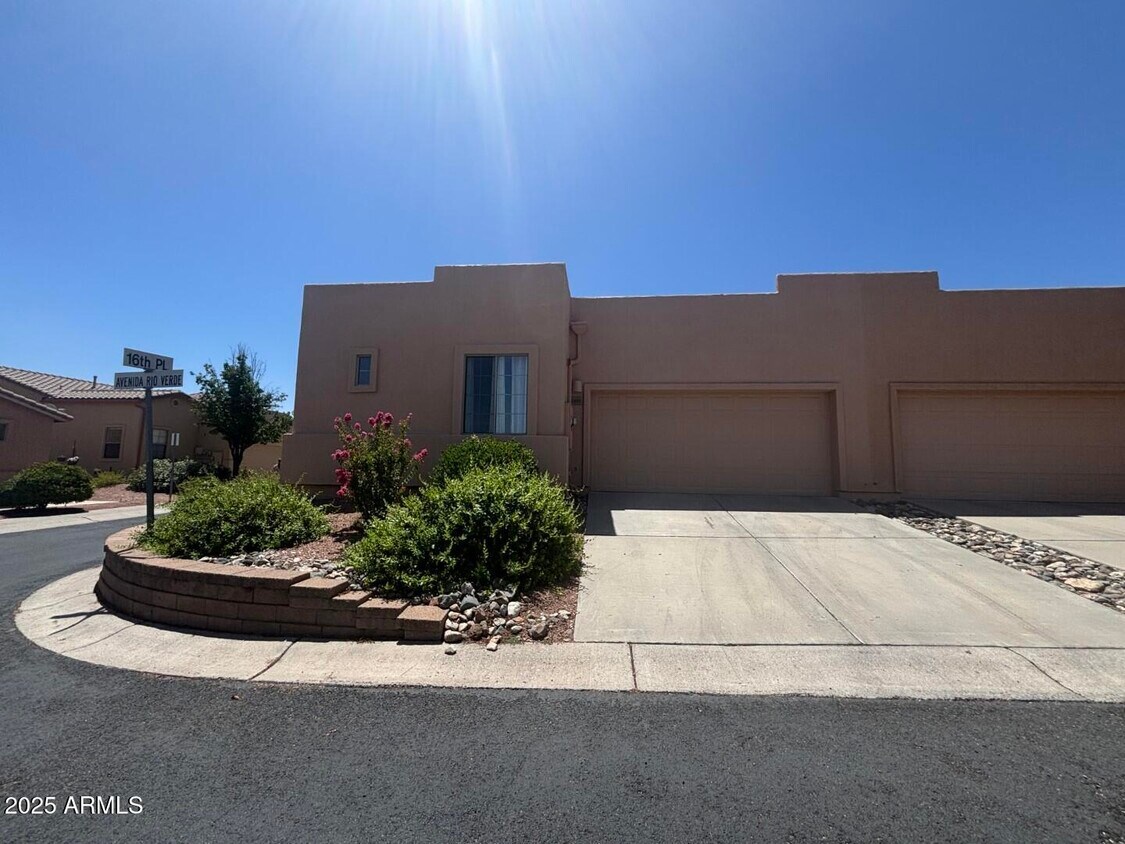 Primary Photo - 1629 Avenida Rio Verde