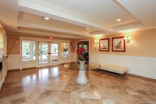 Building Photo - 225 Stanley Ave