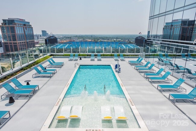 Building Photo - 401 S Graham St