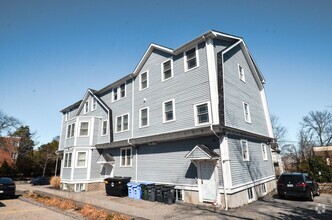 Building Photo - 161 Waterman St