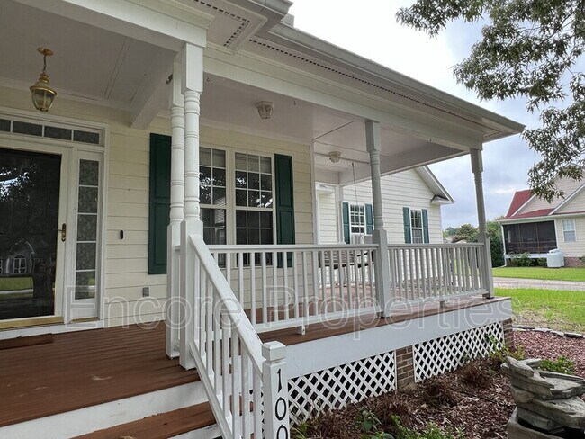 Foto del edificio - 1008 Elmsleigh Way