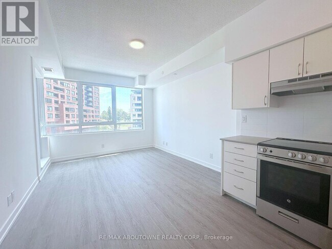 Building Photo - 25 Kitney Dr